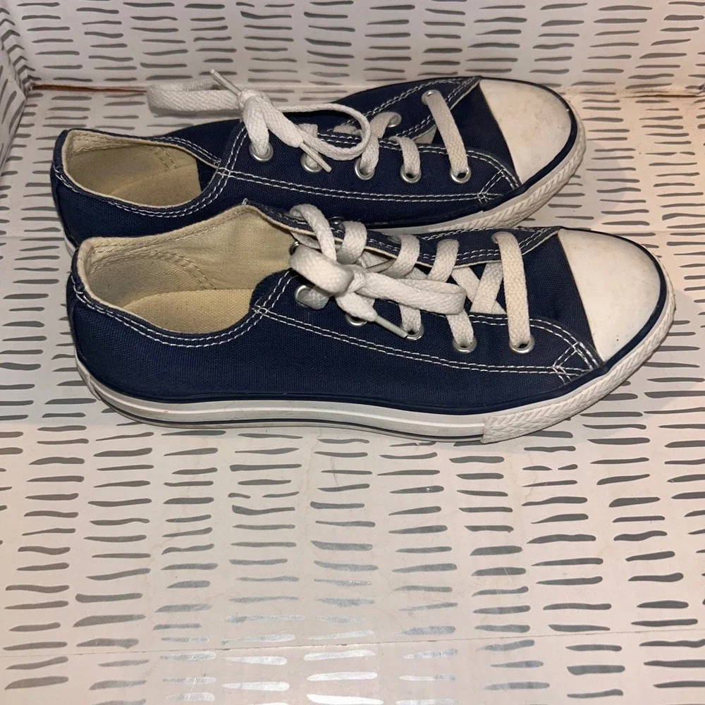 Converse All Star Chuck Taylor Low‎ Top Navy Canvas Youth Shoes Size 3 3J237